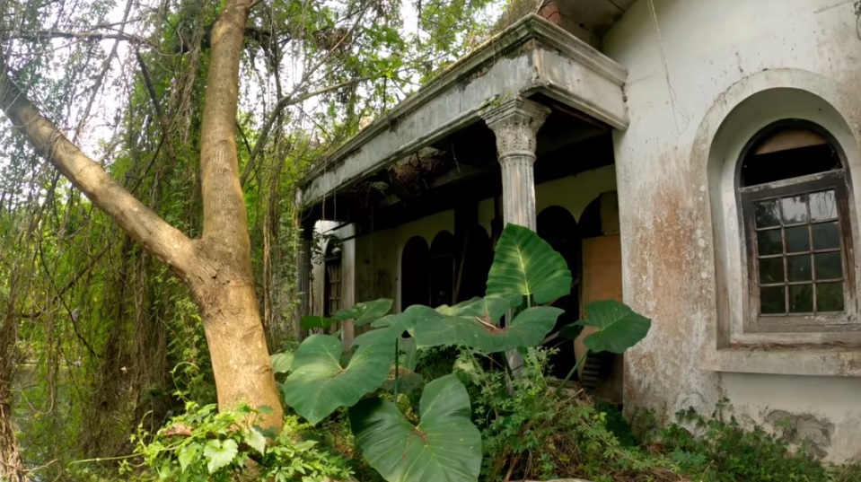 9 Penampakan rumah artis senior yang terbengkalai 30 tahun YouTube 9 Penampakan rumah artis senior yang terbengkalai 30 tahun YouTube