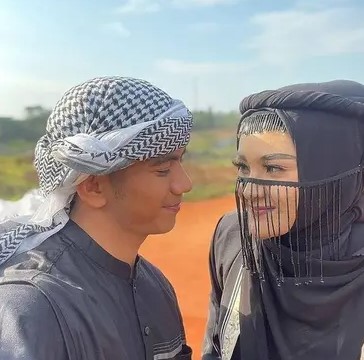 7 Momen prewedding Ridho D'Academy dan Syifa, usung tema Arabian