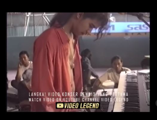 Unggah video konser awal Dewa 19, paras Ahmad Dhani jadi bahan omongan