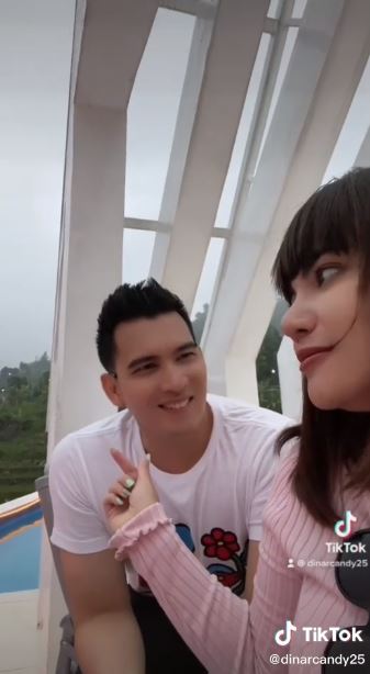 Go public, intip 7 potret kedekatan Dinar Candy dan Ridho Illahi
