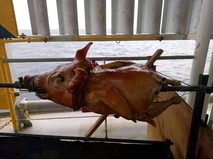11 Penampakan lucu makanan saat dibakar ini absurd bukan main