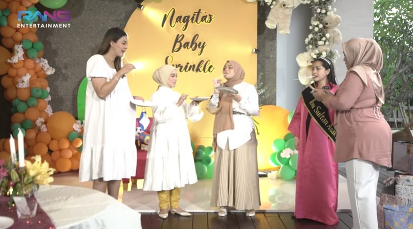 9 Momen baby shower anak kedua Nagita Slavina, putar video flashback