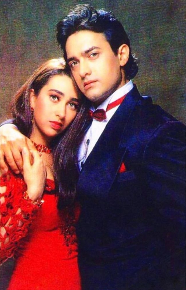 Potret lawas Karisma Kapoor bareng 9 aktor Bollywood, idola anak 90-an