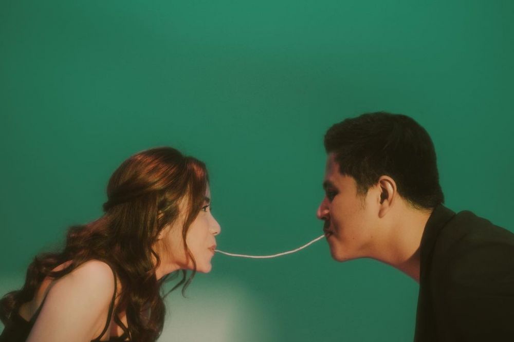 9 Potret prewedding Ashilla Blink, kece dengan konsep La la Land