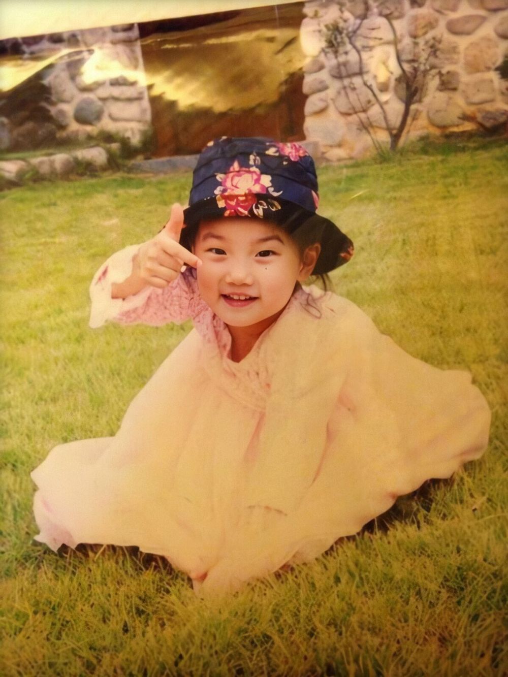 7 Potret masa kecil Bae Suzy, bukti paras cantiknya sudah dari lahir
