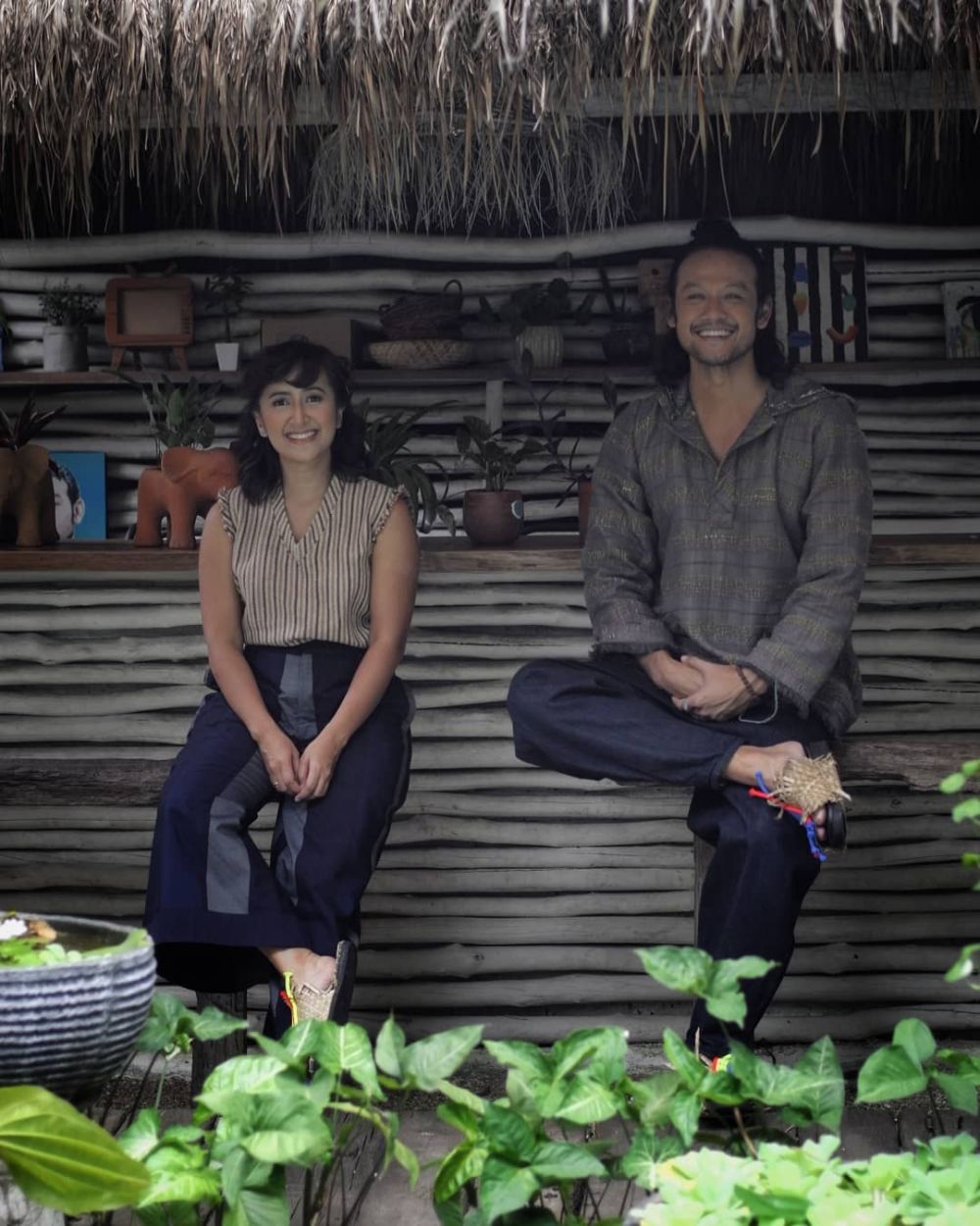 11 Seleb kembali ke pelukan mantan, ada yang sempat putus 5 tahun