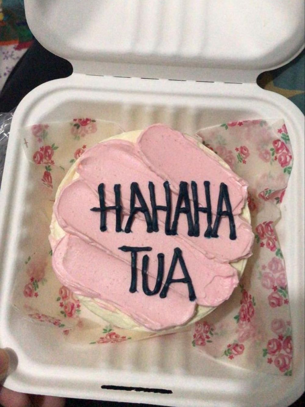 11 Tulisan kocak di kue ulang tahun ini bikin senyum kecut