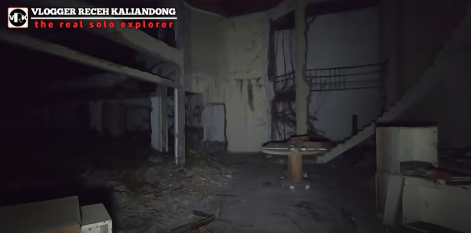 9 Potret rumah pejabat terbengkalai puluhan tahun, arsitekturnya mewah