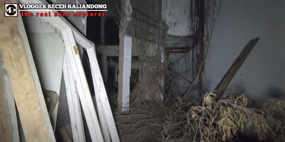 9 Potret rumah pejabat terbengkalai puluhan tahun, arsitekturnya mewah