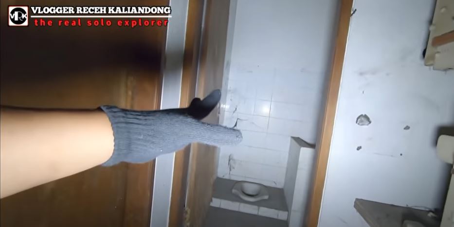 9 Potret rumah pejabat terbengkalai puluhan tahun, arsitekturnya mewah