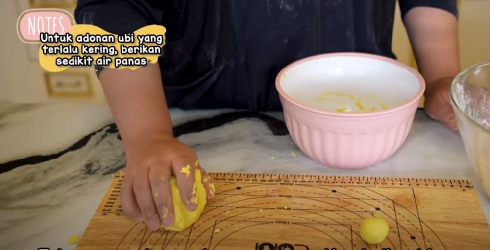 5 Trik Tasyi Athasyia membuat bola ubi kopong, matang sempurna