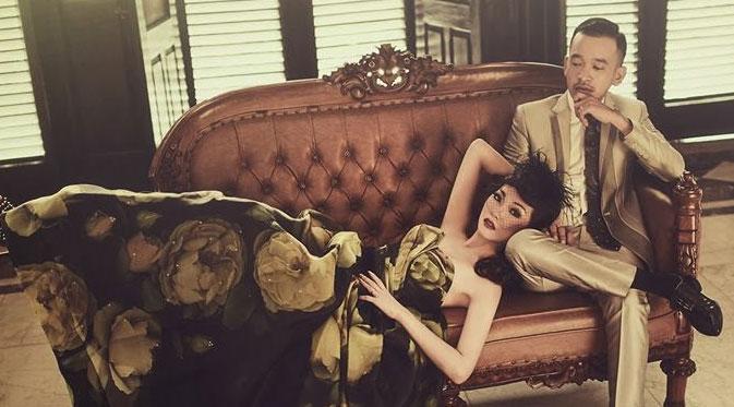 Vintage hingga tiru film, prewedding 11 eks member girlband ini elegan