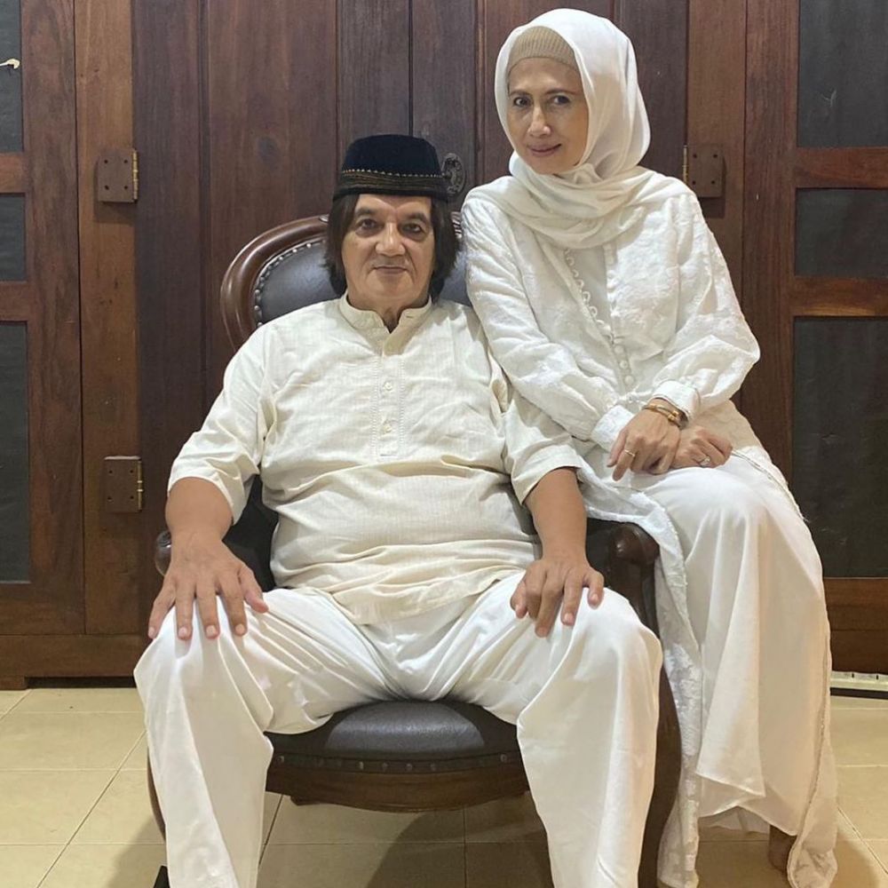 40 Tahun bersama, 9 potret mesra George Rudy dan istri layaknya ABG