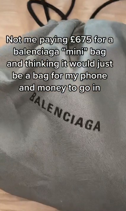 Beli online tas Balenciaga Rp 13 juta, wanita ini syok liat ukurannya