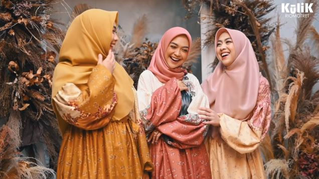 9 Pemotretan Ria Ricis dan kedua kakaknya, susah bedain