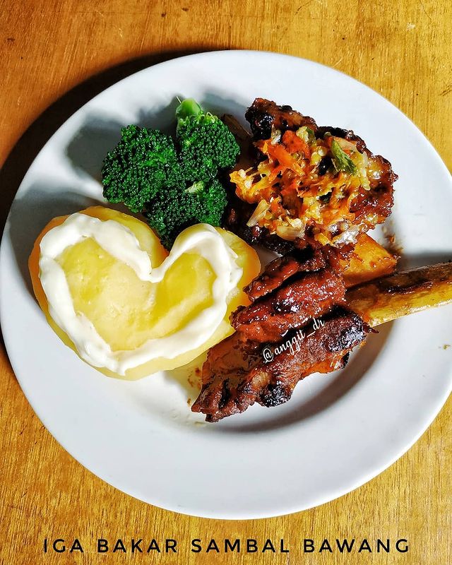 9 Resep kreasi iga bakar istimewa, lezat dan gampang dibuat