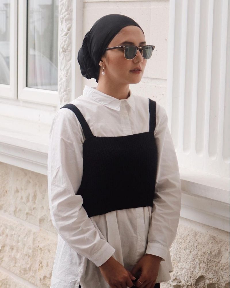 Modis berhijab, ini 9 mix dan match outfit Rara Nawangsih 'ibu Andin'