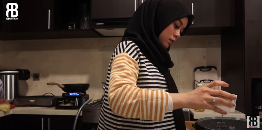 7 Cara Lesty Kejora masak menu rumahan, simpel dan mudah ditiru
