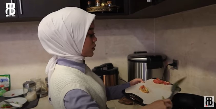 7 Cara Lesty Kejora masak menu rumahan, simpel dan mudah ditiru