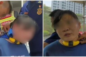 Bocah iseng pasang gembok sepeda ke leher ibu, berujung lupa kodenya