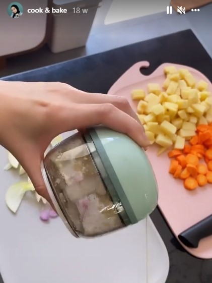 7 Alat dapur istri Tria The Changcuters, bikin masak lebih mudah