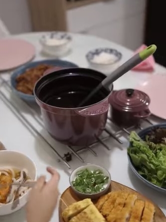 7 Alat dapur istri Tria The Changcuters, bikin masak lebih mudah