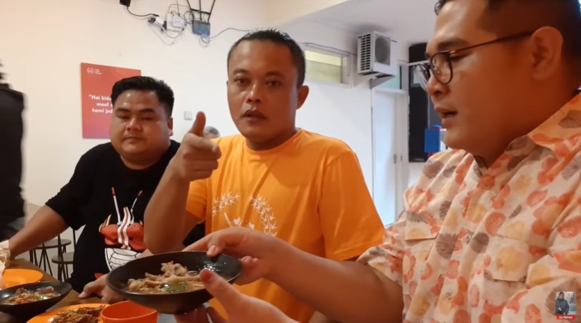 9 Komedian ini rambah bisnis kuliner, Mumuk Gomez buka kedai kopi