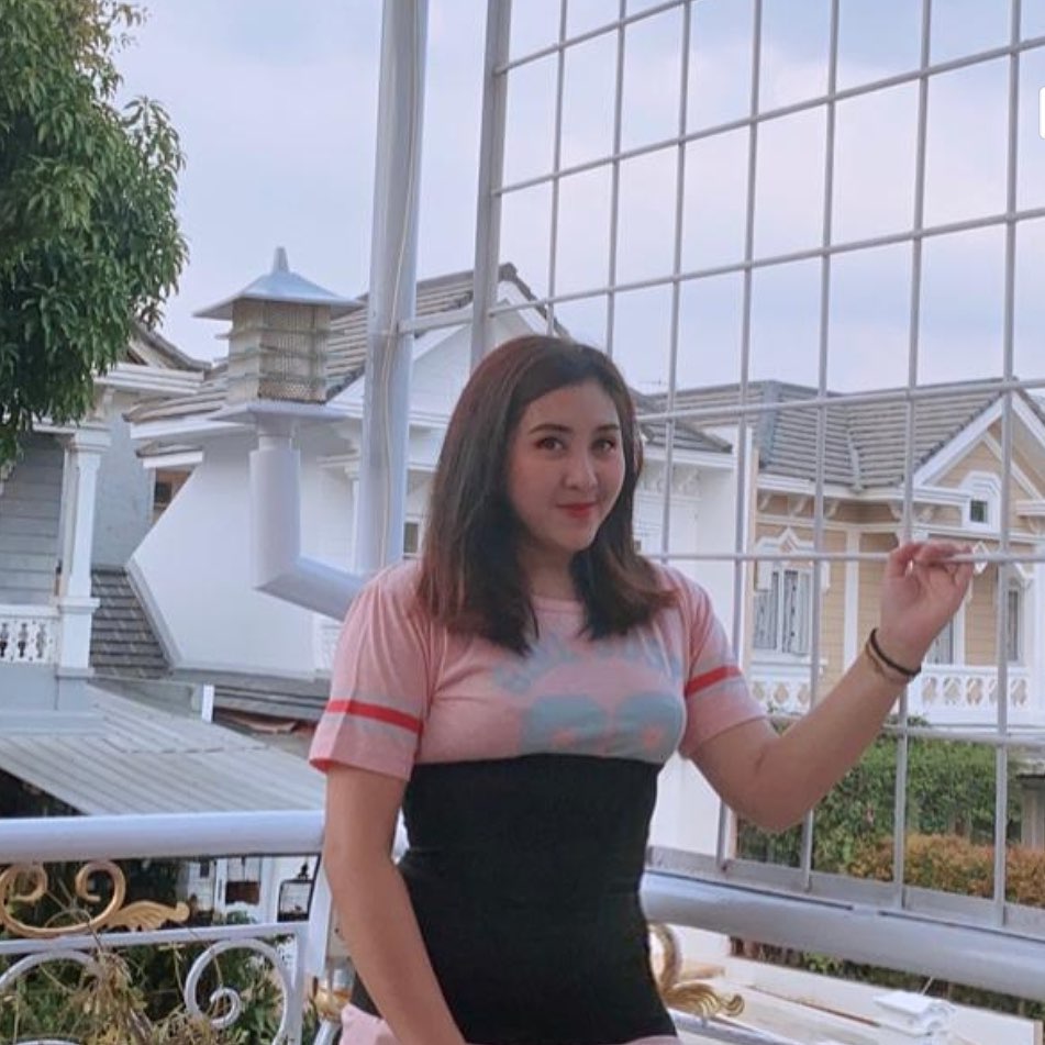 Kini jadi pebisnis dan YouTuber, ini 9 penampilan terbaru Errina GD