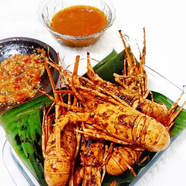 9 Resep kreasi lobster bakar, lembut dan bumbu meresap hingga dalam