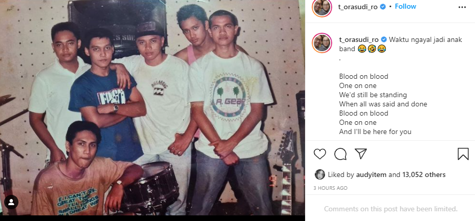 Unggah potret lawas bareng teman band, paras Tora Sudiro manglingi