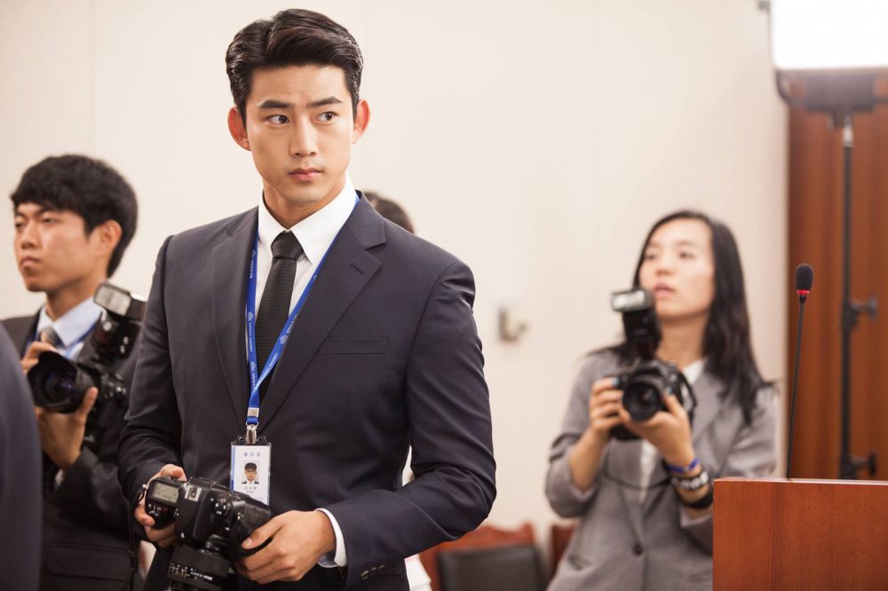 Tak hanya sukses bernyanyi, ini 9 drama yang dibintangi Taecyeon 2PM