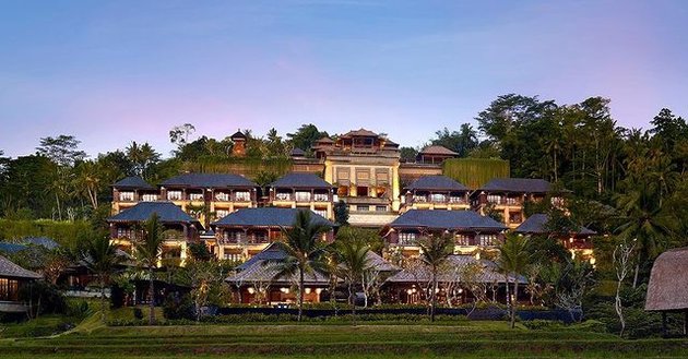 11 Potret resort mewah Reino Barack di Bali, viewnya sawah dan sungai