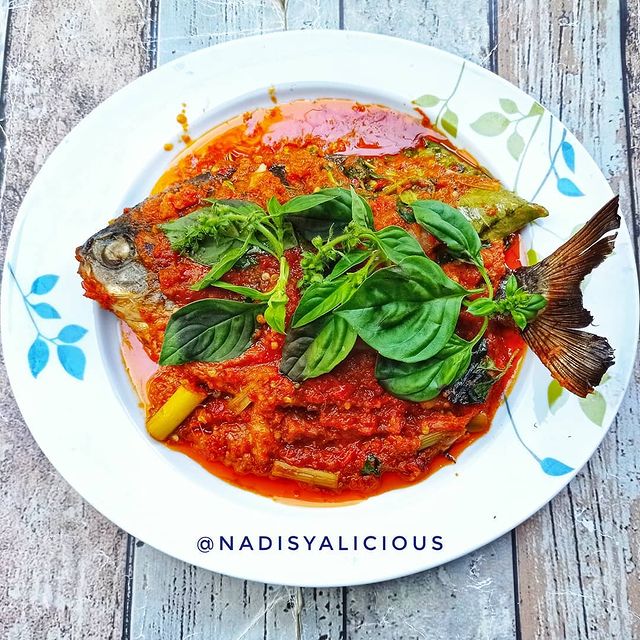 11 Resep ikan bumbu rica-rica rumahan, pedas bikin ketagihan