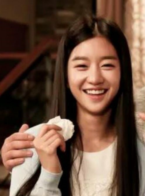 Potret awal karier 9 aktris Korea, rambut kepang Song Hye-kyo khas 