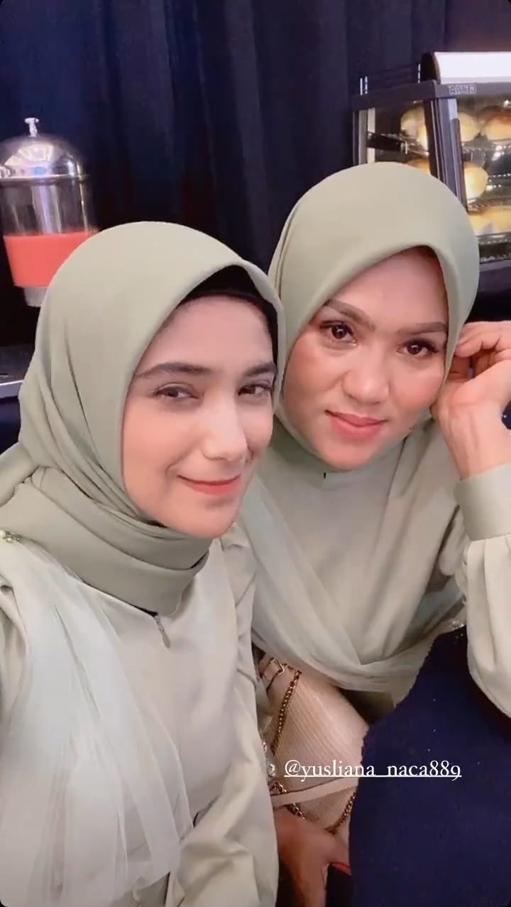 7 Gaya Nadya Mustika di pernikahan Ridho DA, simpel menawan