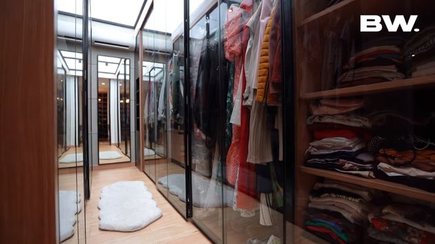 9 Potret rumah mewah Sammy Simorangkir, berkonsep loop house