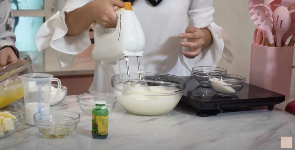 5 Trik Nadya MasterChef bikin kue pandan, super lembut dan antigagal