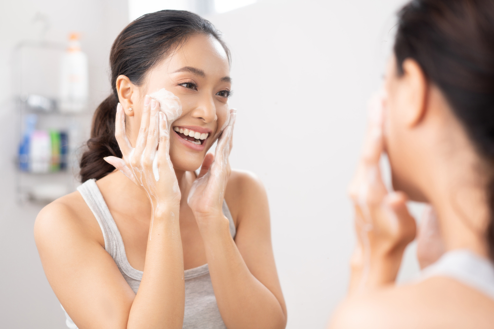 5 Perawatan wajah untuk atasi kulit kusam, efeknya langsung terlihat