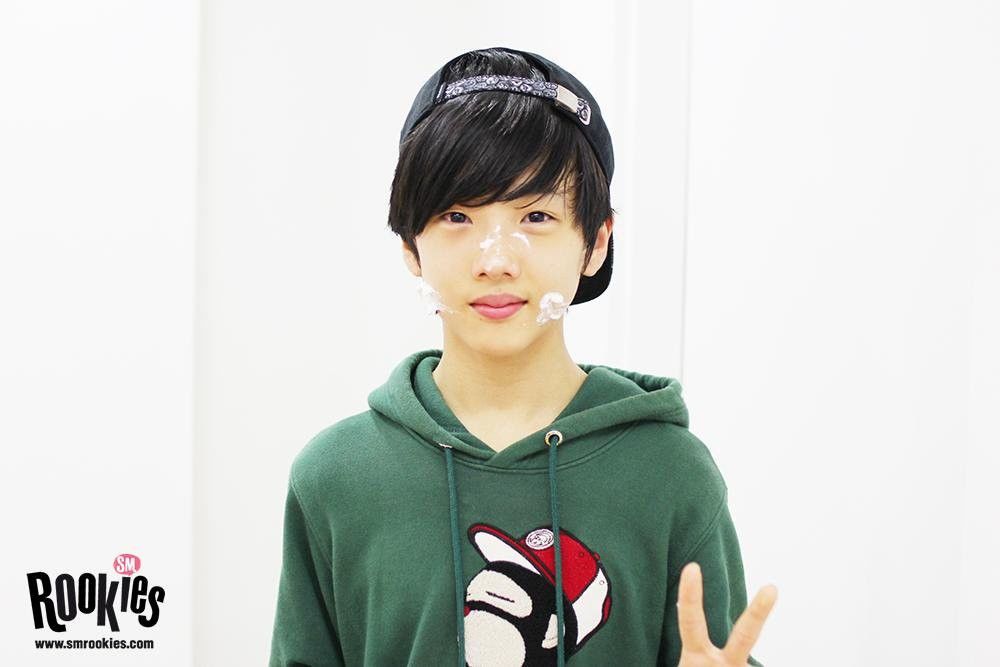 Potret awal karier 11 member termuda idol K-pop, Lisa tampil tomboi