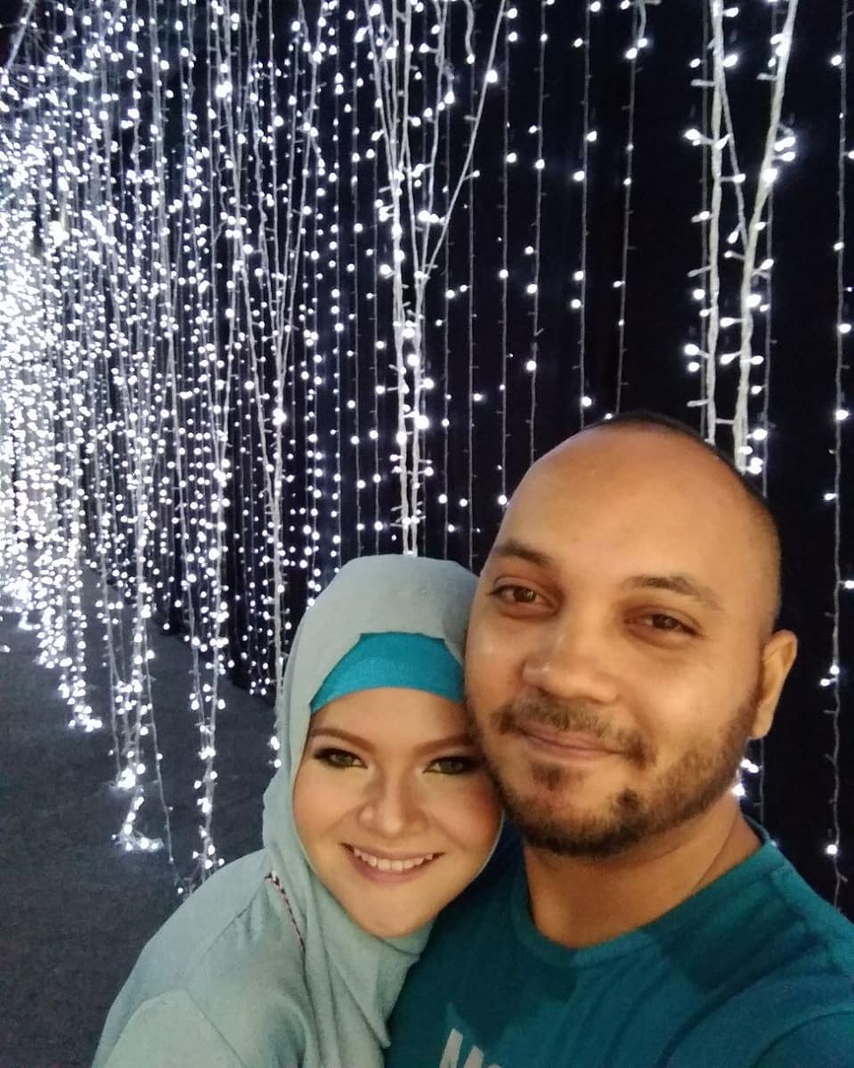 Jarang diketahui publik, ini 7 potret Terry & suami yang berdarah Arab