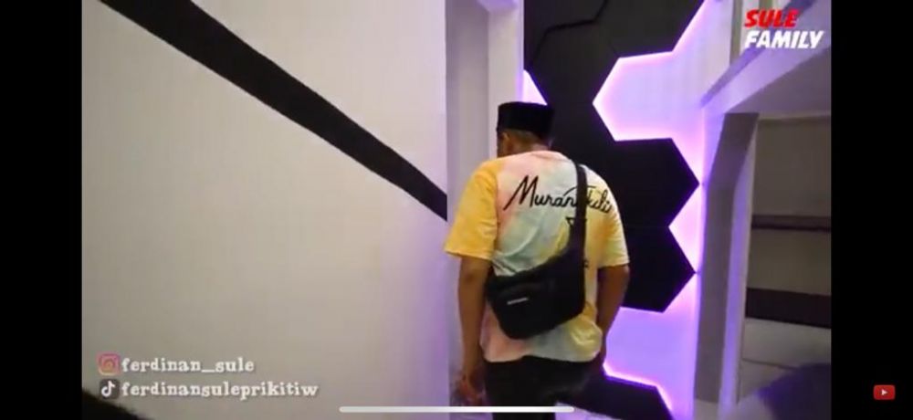 9 Cara Sule mendekorasi kamar tidur anaknya yang seorang gamer, ciamik