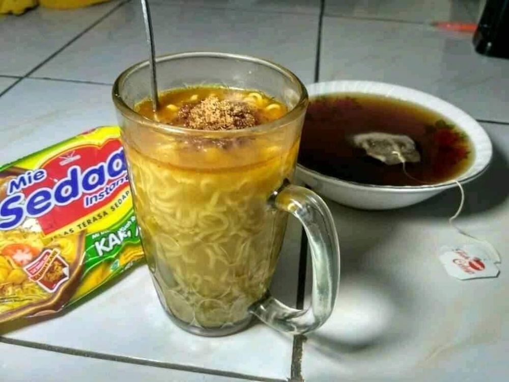 11 Cara nyeleneh sajikan makanan pas kepepet, kreatif pol