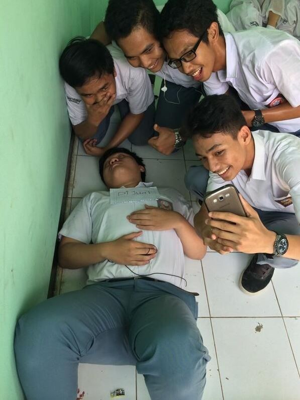 19 Momen lucu murid duduk paling belakang, auto kangen sekolah