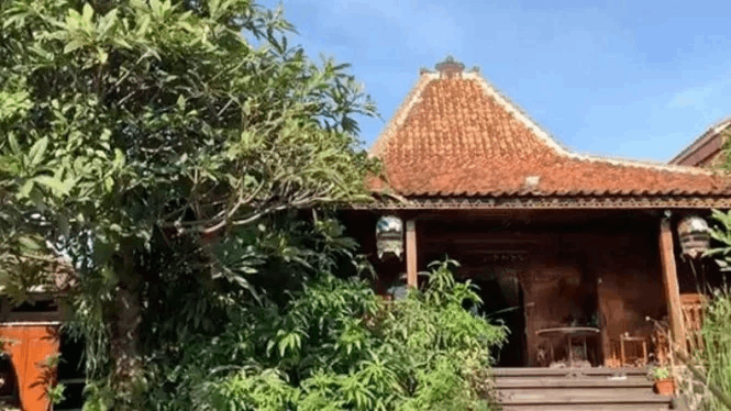 Rumah 7 seleb bergaya tradisional, joglo Irfan Hakim ditaksir Rp 7 M