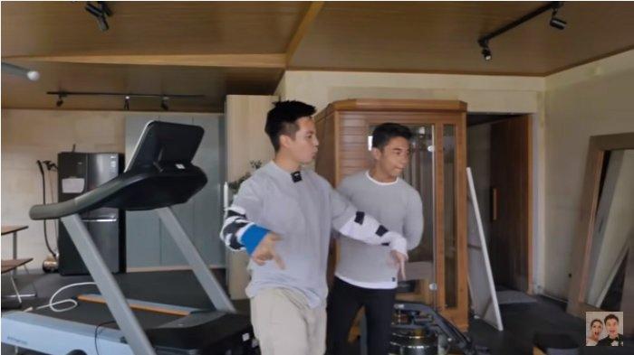 Anggap adik sendiri, ini 11 potret kebersamaan Baim Wong dan Fiki Naki