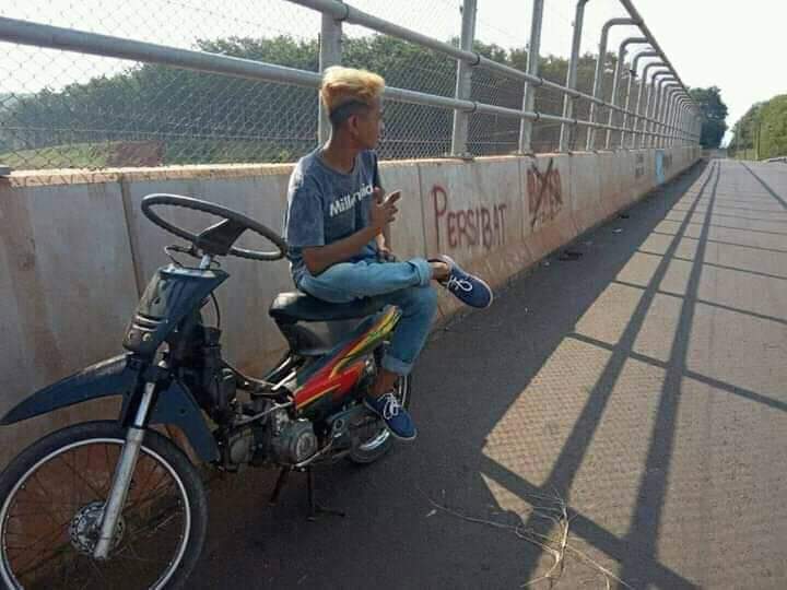 11 Potret nyeleneh 'yang penting setir bundar' ini bikin heran