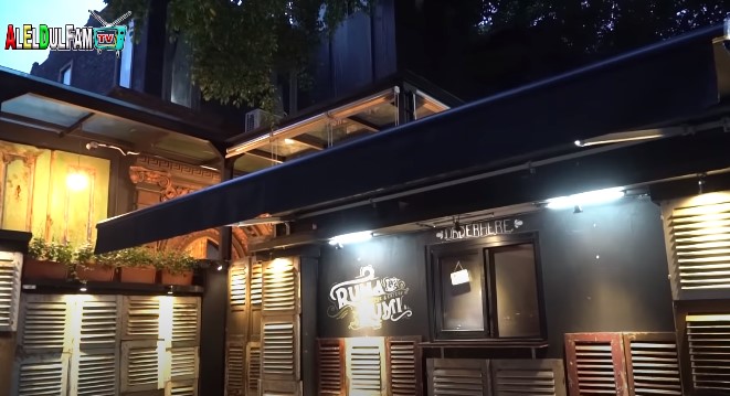 Intip bisnis kuliner anak 7 seleb, punya El Rumi di halaman rumah