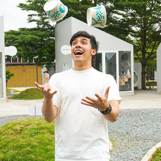 Intip bisnis kuliner anak 7 seleb, punya El Rumi di halaman rumah