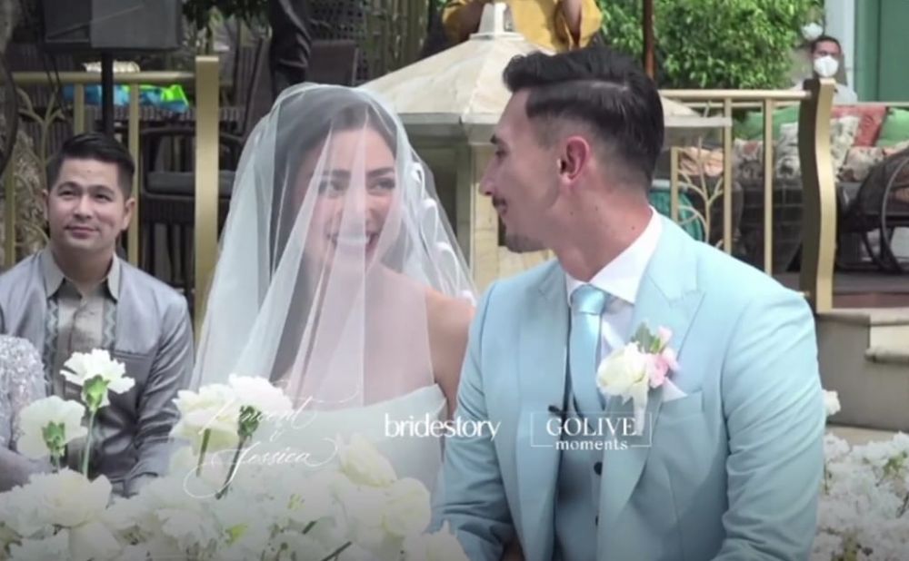 Penuh haru, 11 momen pemberkatan Jessica Iskandar dan Vincent Verhaag