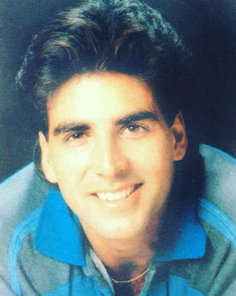 Aktor laga top Bollywood 90-an, ini 9 potret masa muda Akshay Kumar